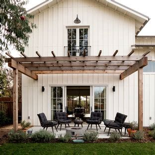 75 Beautiful Farmhouse Patio Pictures & Ideas - August, 2020 | Houzz