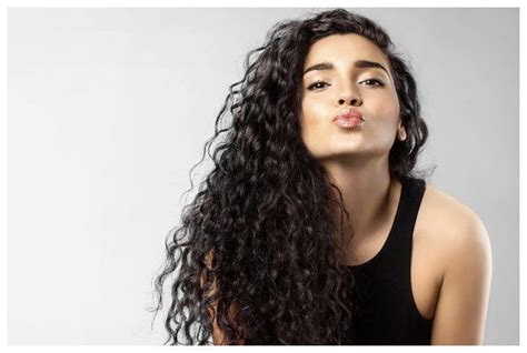 5 Instagram Influencers That'll Inspire You To Embrace Your Curly Hair ...