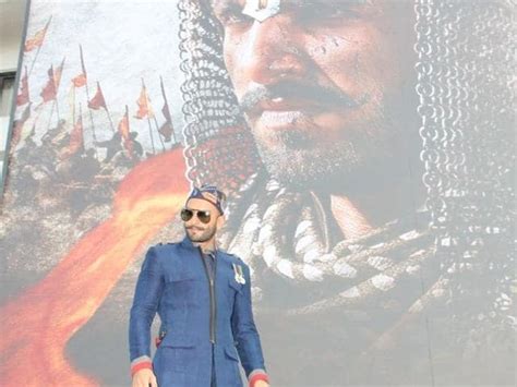 Ranveer Singh’s royal look at Bajirao Mastani poster launch | Hindustan ...