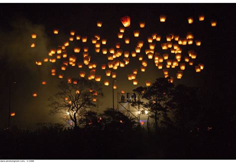 GANG WOW: Sky Lantern Festival, Taiwan