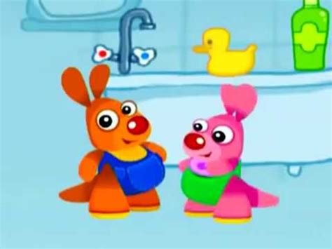 BabyTV Kenny and Goorie a bath english - YouTube