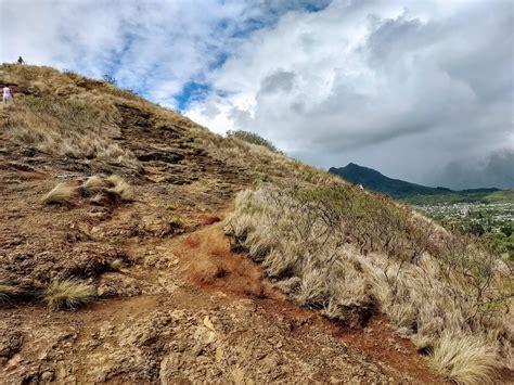 The Best Guide for the Lanikai Pillboxes Hike