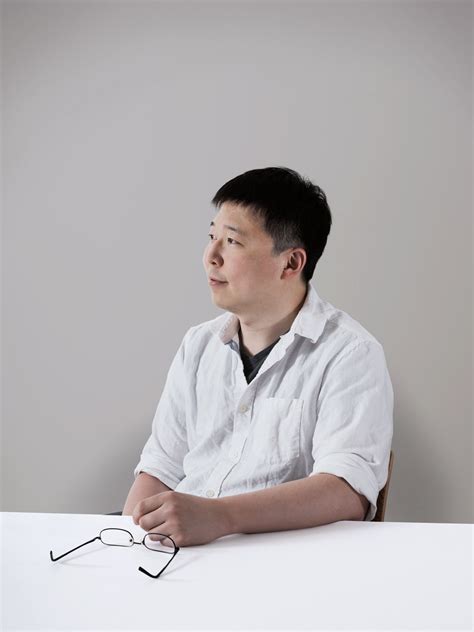 A Profile of a Famous Chinese-American Scientist Opens on ... Chicken Feet | WIRED