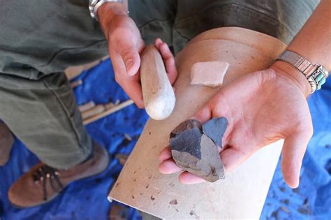 Flint Knapping: Stone Age Technology that Built the First Nations - OldWest