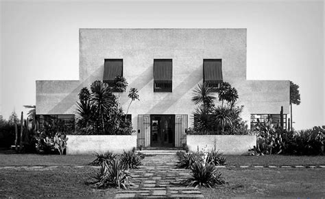 Kenneth Frampton discovers Brazilian modern architecture - Guiding Architects