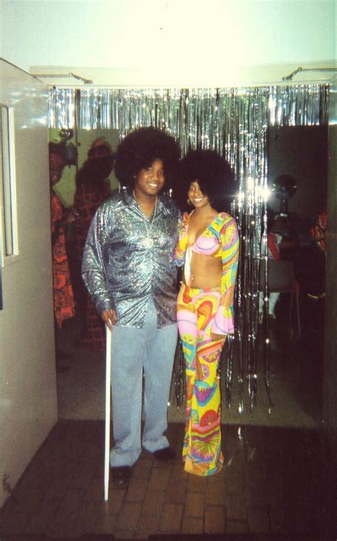 Always wanted to be on soul train…lol Soul Train Fashion, Fashion Souls, Disco Look, Disco Style ...