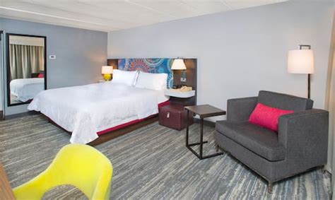 Hampton Inn & Suites - Annapolis MD Hotel Rooms