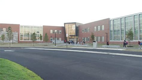 New Sanford High School opens to students | WPFO