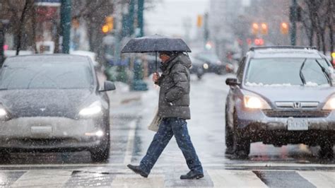 Winter storm dumps messy mix of snow, rain on GTA | CBC News