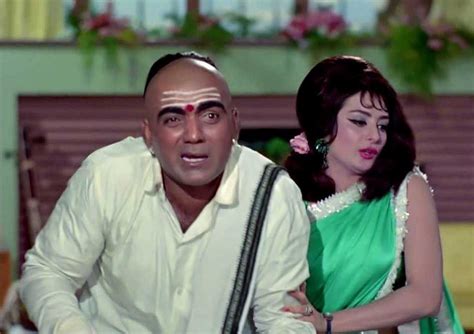 Padosan 1968 - Plot, Songs, Cast, Reviews, Trailer and More