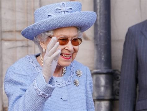 Man who claimed to be selling late queen's walking stick sentenced | UK ...