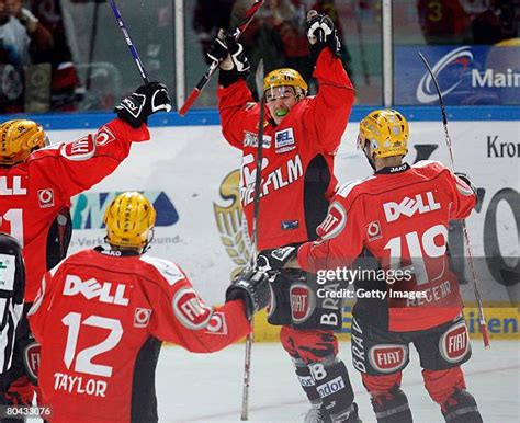 Chris Simon Hockey Photos and Premium High Res Pictures - Getty Images