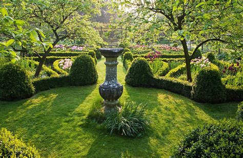 7 paradise gardens to visit this year - The English Garden