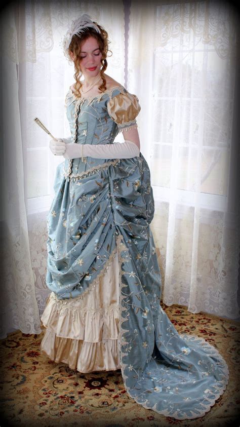 Victorian Bustle Gown / Dress | Victorian clothing, Old fashion dresses ...