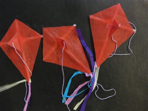 Kids Craft - How to Make Your Own Mini Kite ~ Parenting Times