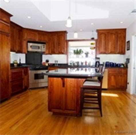 Pictures of Kitchens - Traditional - Medium Wood, Cherry-Color (Kitchen #3)
