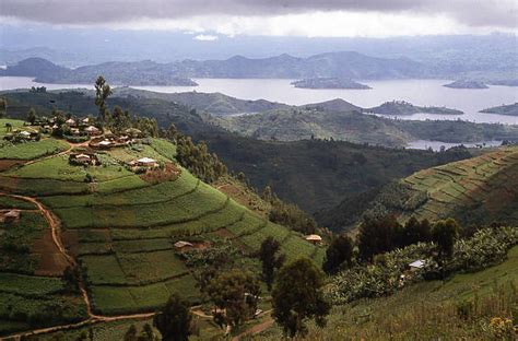 A Road Trip through Rwanda's Scenic Landscapes | Rwanda Safaris