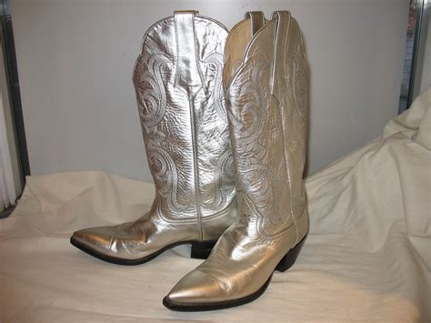 Silver Cowgirl Boots | -Women's silver boots -Leather with m… | Flickr