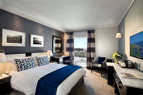 The Commodore Hotel | Book Your Dream Self-Catering or Bed and ...