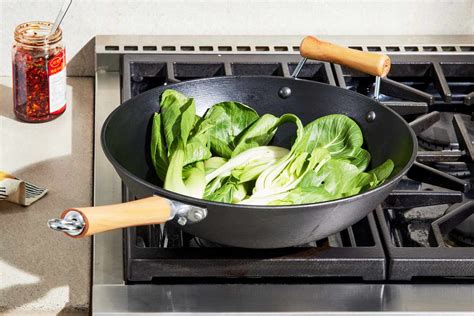 How To Cook With A Wok On A Gas Stove - Recipes.net