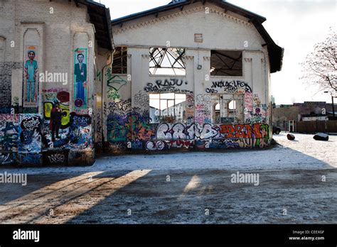 Graffiti berlin friedrichshain berlin germany hi-res stock photography ...