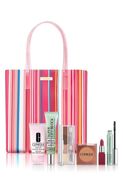 Macys : Clinique Free Gift ($70 value) With $27