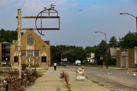 In Chicago’s Roseland Neighborhood, A Mix Of Grief And Perseverance