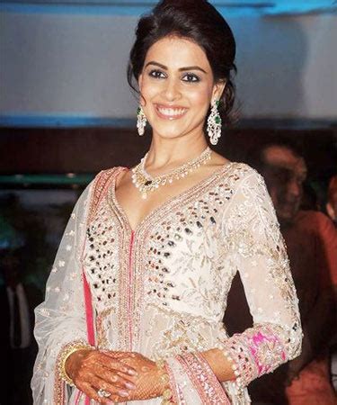 Bollywood Brides of 2012 and their Wedding Look - Page 11