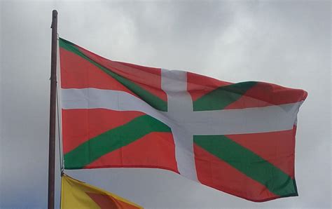 Basque Flag available to buy - Flagsok.com