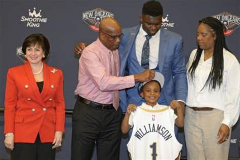 Zion Williamson family, girlfriend, children, parents, siblings