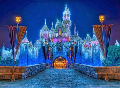 Disneyland Castle Christmas Wallpapers - Wallpaper Cave
