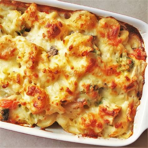 Easy cheesy chicken and vegetable pasta bake - Foodle Club