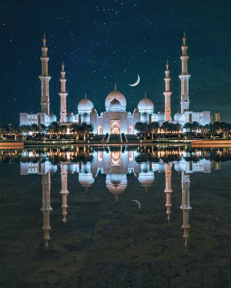 Grand Mosque in Abu Dhabi at night : r/pics