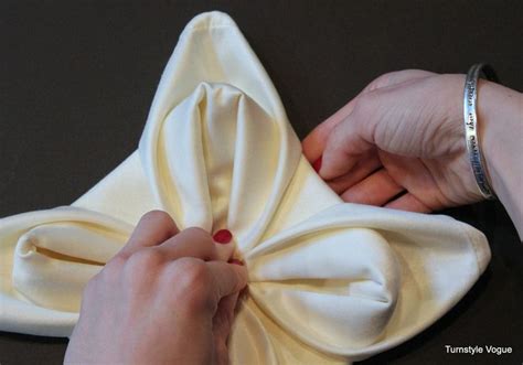 How to Make a Snowflake Flower or Star Napkin Fold