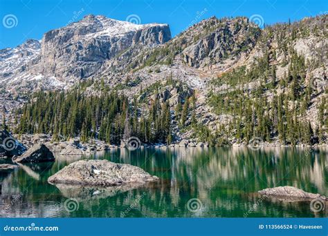 Lake Haiyaha, Rocky Mountains, Colorado, USA. Stock Photo - Image of haiyaha, calm: 113566524