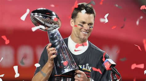 Tom Brady Captures 7th Super Bowl at Age 43 – The Daily Runner