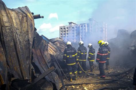 Brand in Een Kunststoffabriek in De Sloppenwijken Van Mandala Redactionele Fotografie - Image of ...