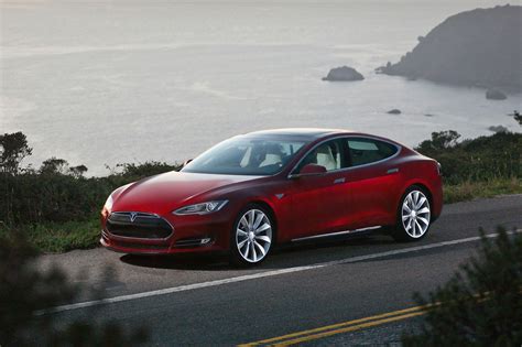 2014 Tesla Model S - Information and photos - MOMENTcar