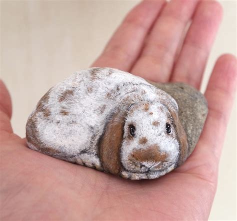 Stone Paintings Transform Rocks into Adorable Animals