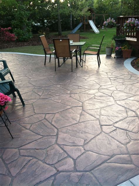 Stamped concrete patio project complete! I loved how it turned out:) | Piso para patio, Patio de ...