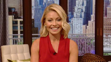 Kelly Ripa Admits She Had Bad Botox Couldn’t Smile | StyleCaster