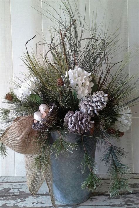 38 Eye-Catchy Christmas Arrangements - DigsDigs