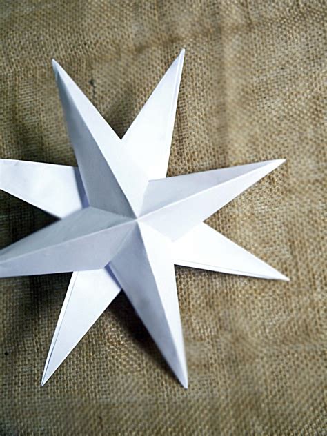 How to Make Christmas Paper Star Decorations | HGTV