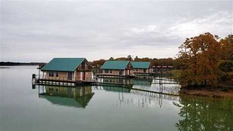Lake Murray Floating Cabins Halfway Between Oklahoma City and Dallas | Southern Living