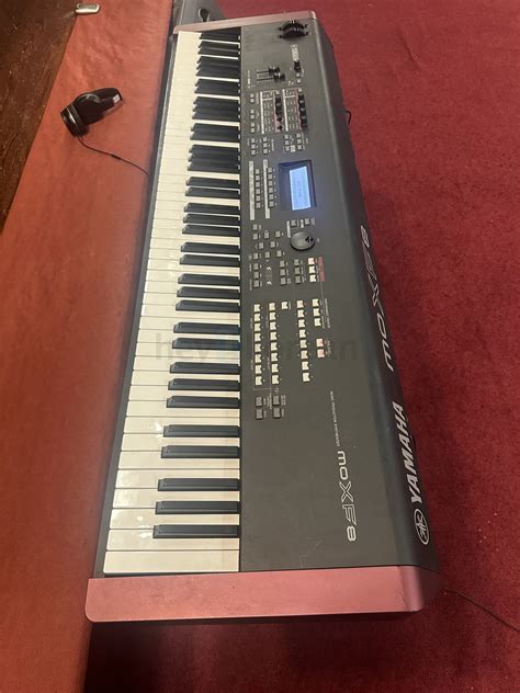 Yamaha Moxf8 synthesizer