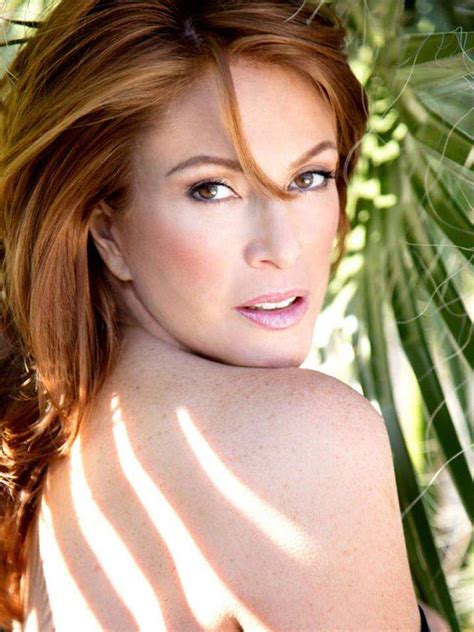 Angie Everhart now: age, height, measurements, net worth - Legit.ng