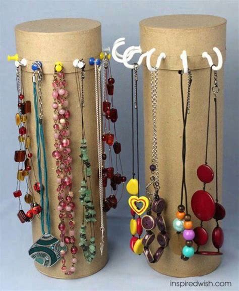 organizador de pulseras | Diy jewelry display, Diy necklace stand, Diy ...