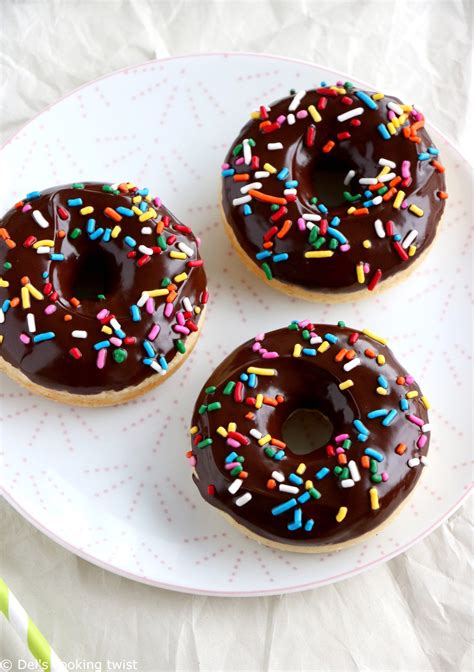 Donuts américains au chocolat — Del's cooking twist | Frost donuts, Chocolate frosting, Frosted ...