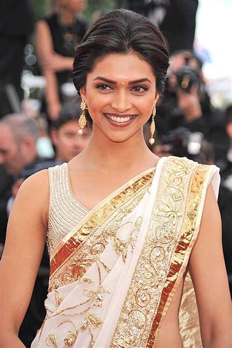 funlure: DEEPIKA PADUKONE IN SAREE AT CANNES