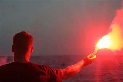 How Do Marine Flares Work and Why Are They Important? | BoatTEST